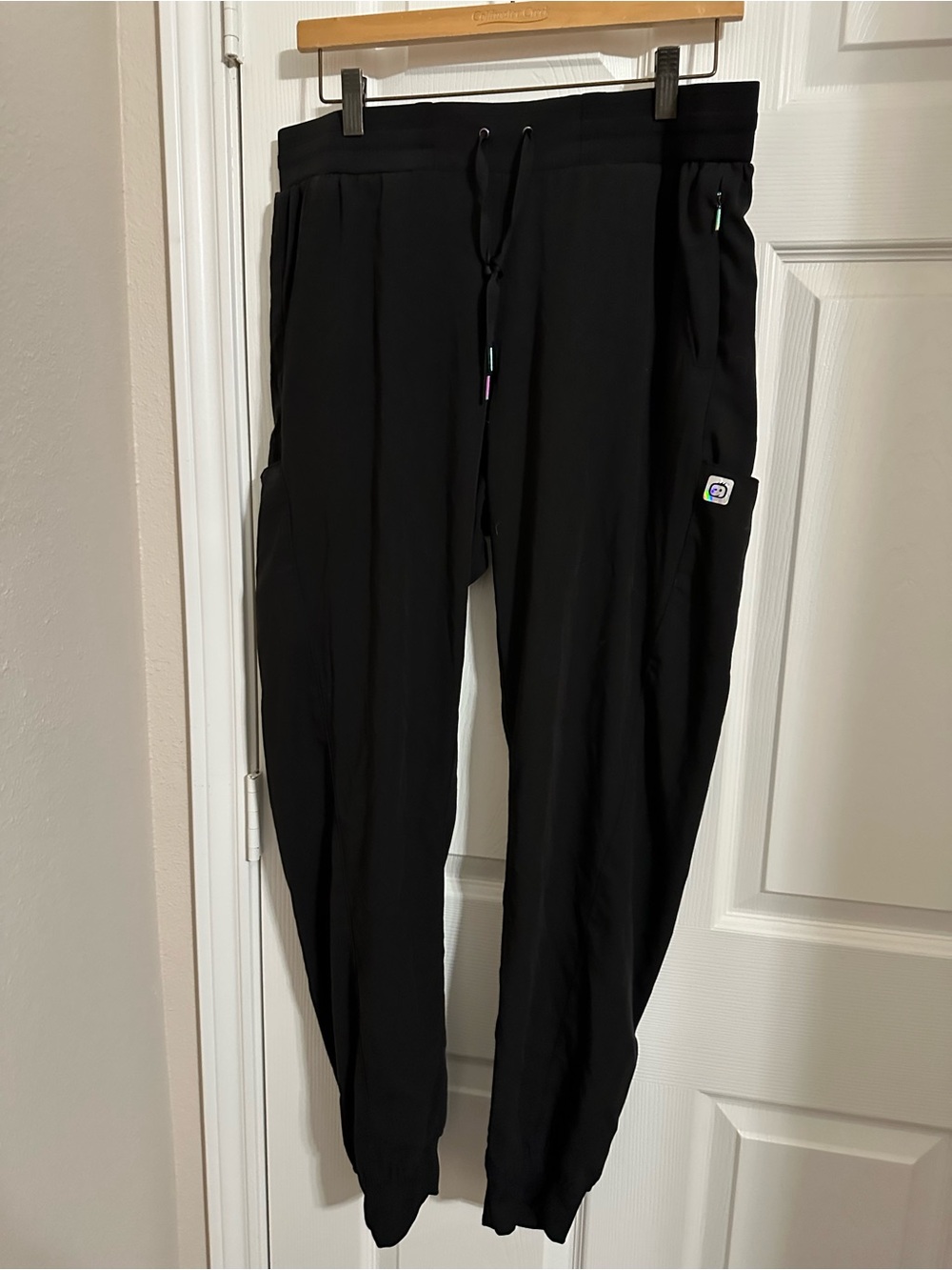 Women’s WonderWink Black jogger scrub pants, Size Large EUC